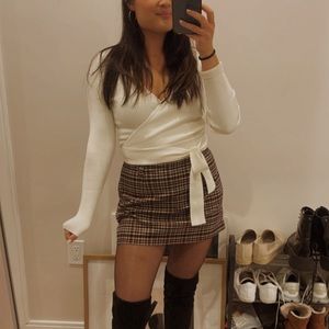 Aritzia Longsleeve - Wrap Top in white, M